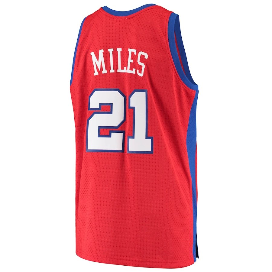 mens-mitchell-and-ness-darius-miles-red-la-clippers-hardwood-classics-swingman-jersey_pi4074000_altimages_ff_4074064-ea3770b25d88adb47984alt3_full.jpg